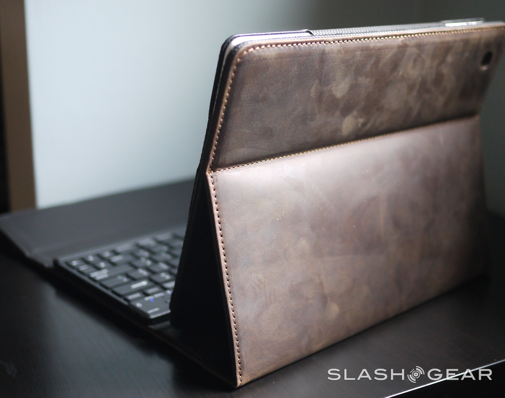 Brookstone Bluetooth Keyboard Pro For iPad Review