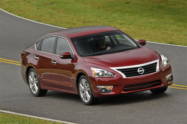 Nissan Adds Ingenious Easy Fill Tire Alert To 2013 Altima SlashGear
