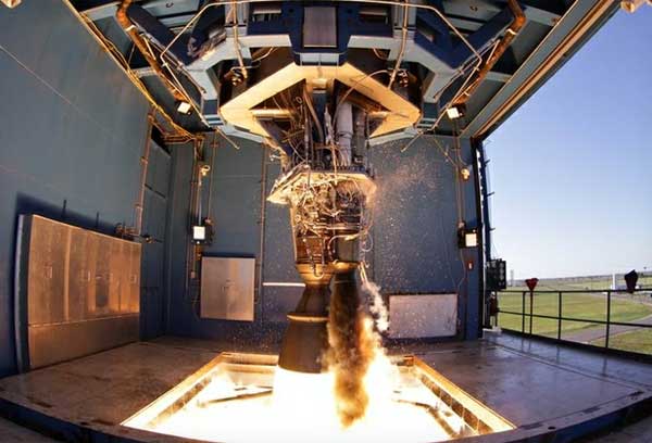 SpaceX tests new rocket engine