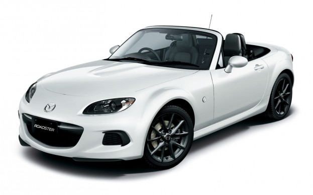 Refreshed 2013 Mazda MX-5 launches Japan