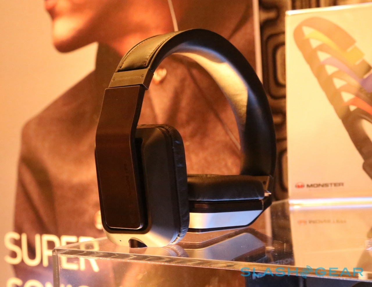 Monster headphones handson Diamond Tears, VEKTR and Inspiration