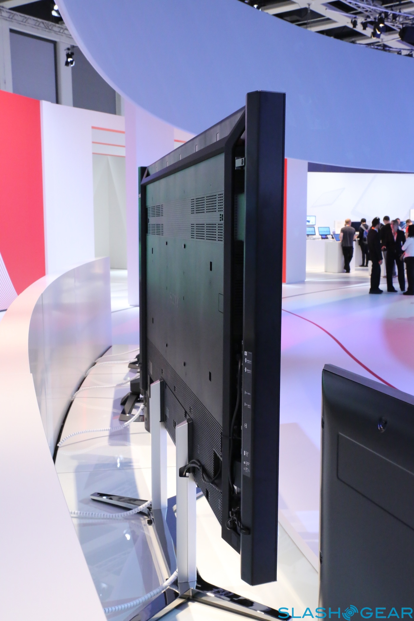 Sony 84-Inch 4K Bravia 84X900 TV Hands-On - SlashGear