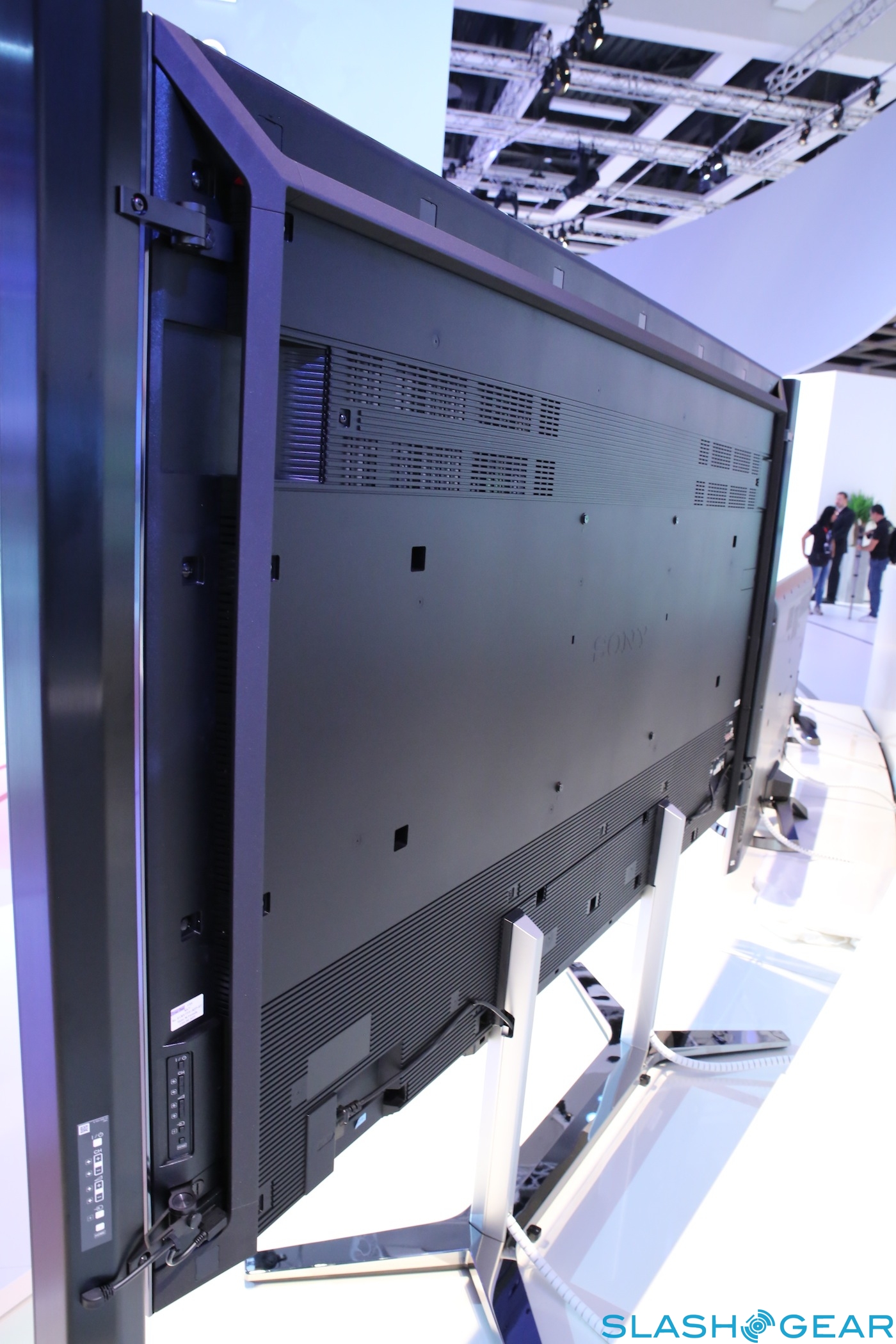 Sony 84-Inch 4K Bravia 84X900 TV Hands-On - SlashGear