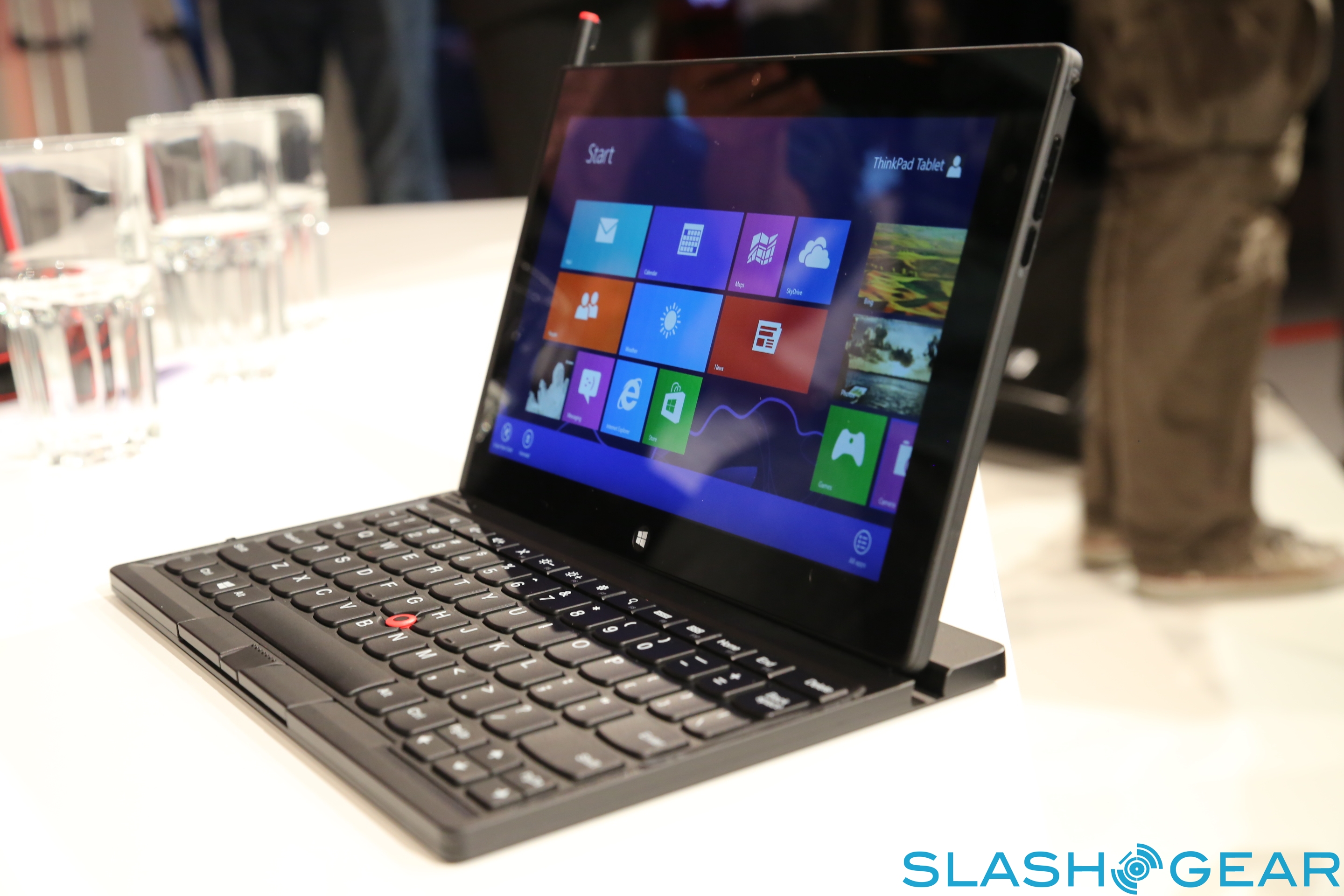 Lenovo ThinkPad Tablet 2 hands-on - SlashGear
