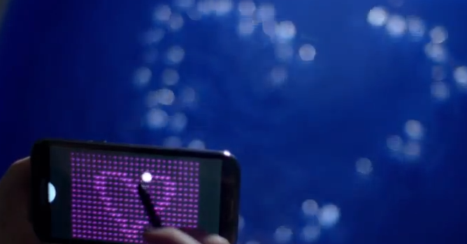 Galaxy Note II glows powerful in massive water art project