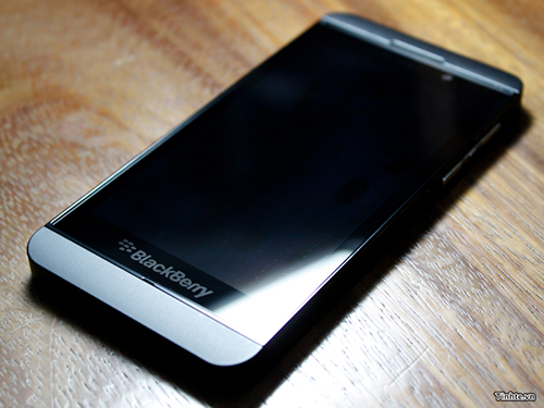 BlackBerry 10 L-Series images leaked, SDK Toolkit Gold now available