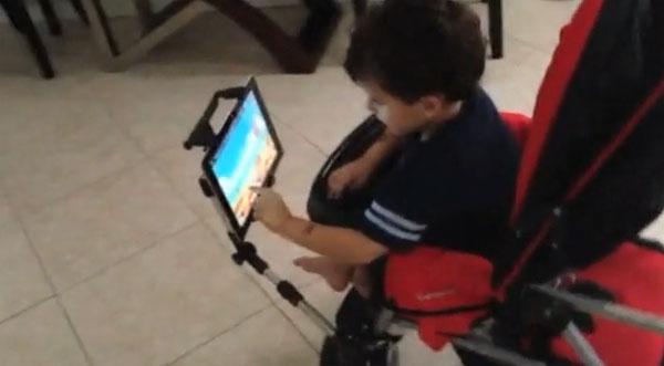 iStroll Kid iPad holder connects to a stroller letting kids communicate, play, and learn