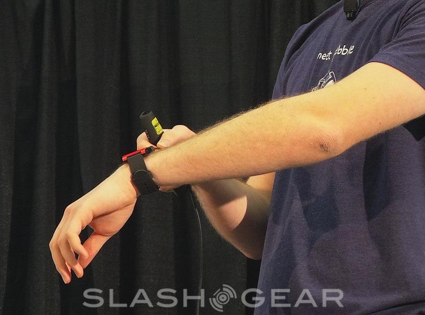 Here's how you'll charge your Pebble smartwatch (and it's pretty slick