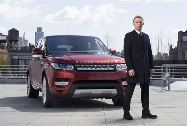 James Bond test drives the new 2014 Range Rover Sport
