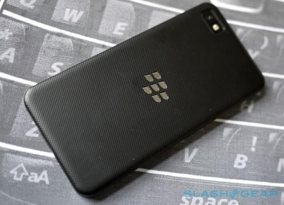 CEO changes mind on inexpensive BlackBerry 10 handsets