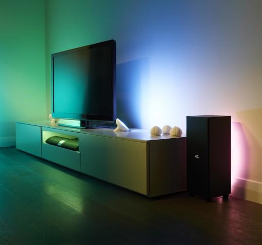 LivingColors og LightStrips TV_Lifestyle