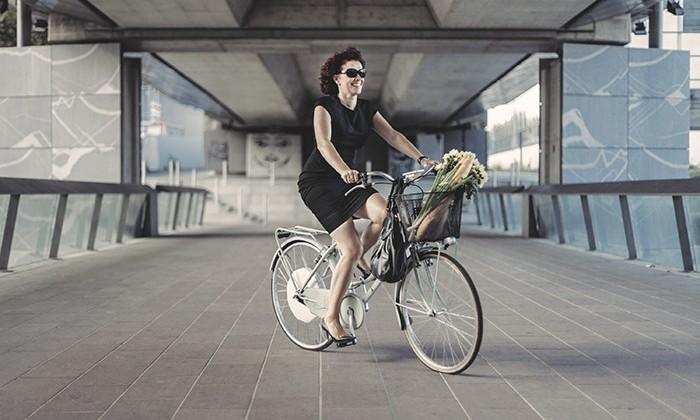 FlyKly smart bicycle wheel made for fixies, works with iOS, Android, and Pebble