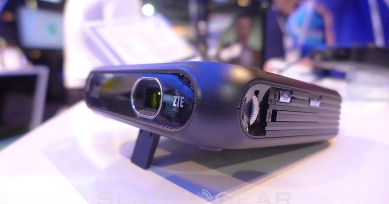 ZTE Projector Hotspot hands-on