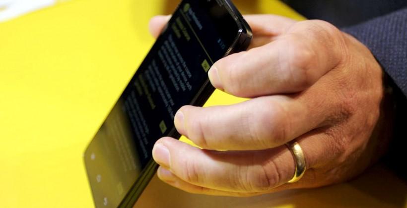 Blackphone hands-on: high-end cost for NSA-era privacy