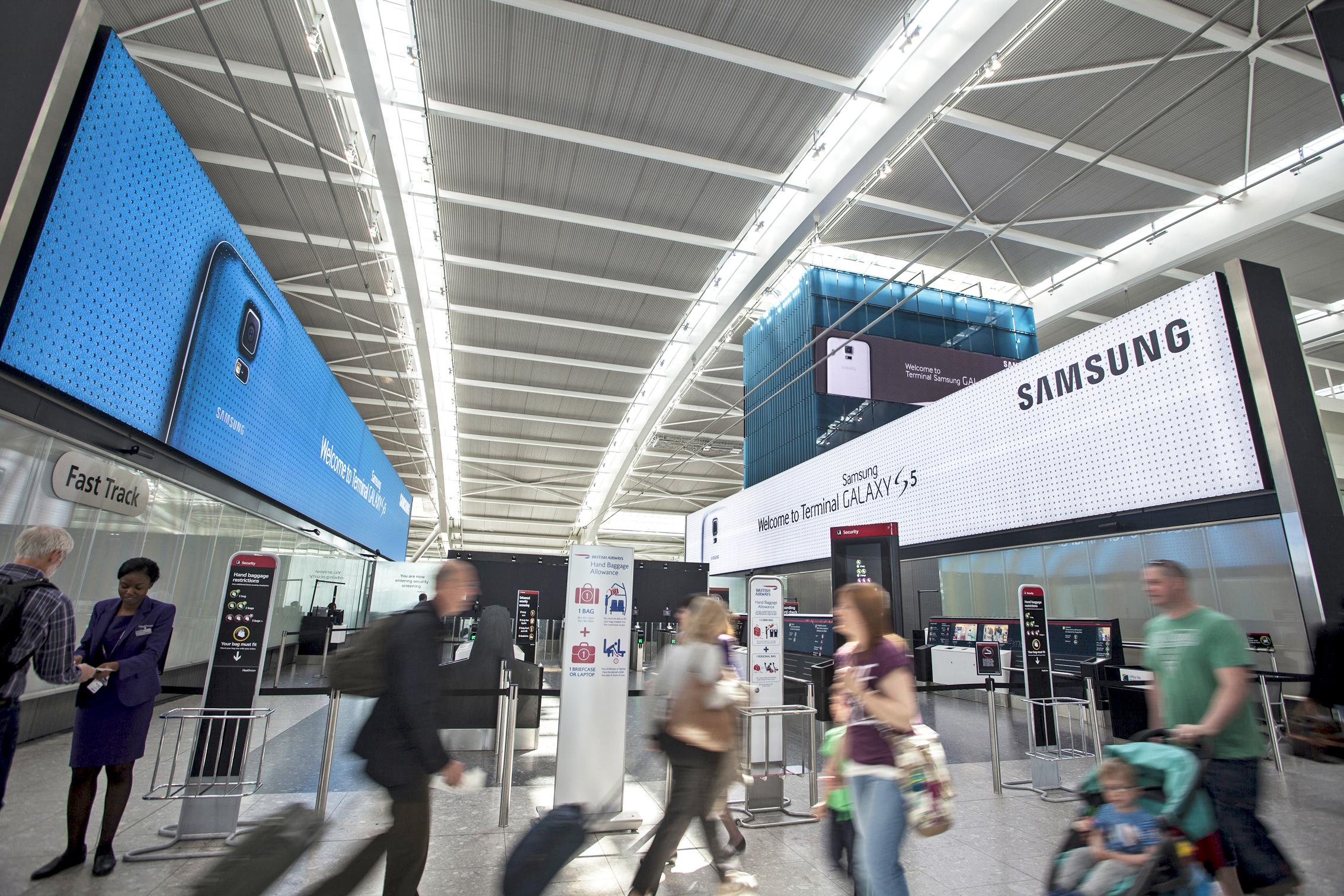 This is what Samsung's airport "takeover" looks like SlashGear