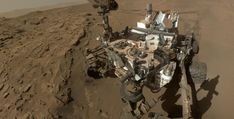 Curiosity rover takes Mars selfie on first birthday
