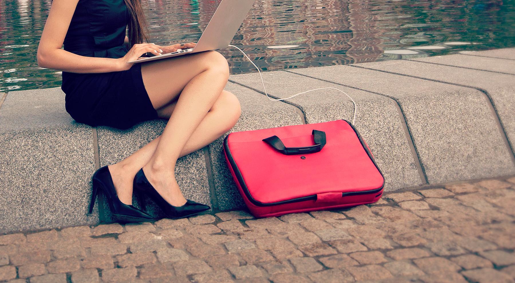 Phorce Pro the world's first "smart bag" SlashGear