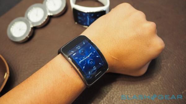 Samsung Gear S hands-on: wireless wearable SlashGear