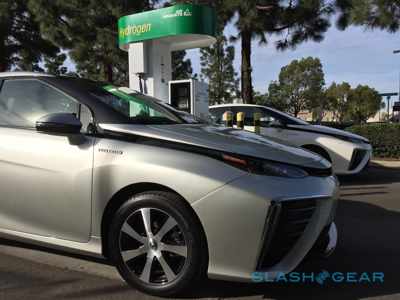 2016-toyota-mirai-first-drive-8