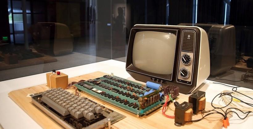 Apple 1, sold by Steve Jobs in 1976, to be auctioned