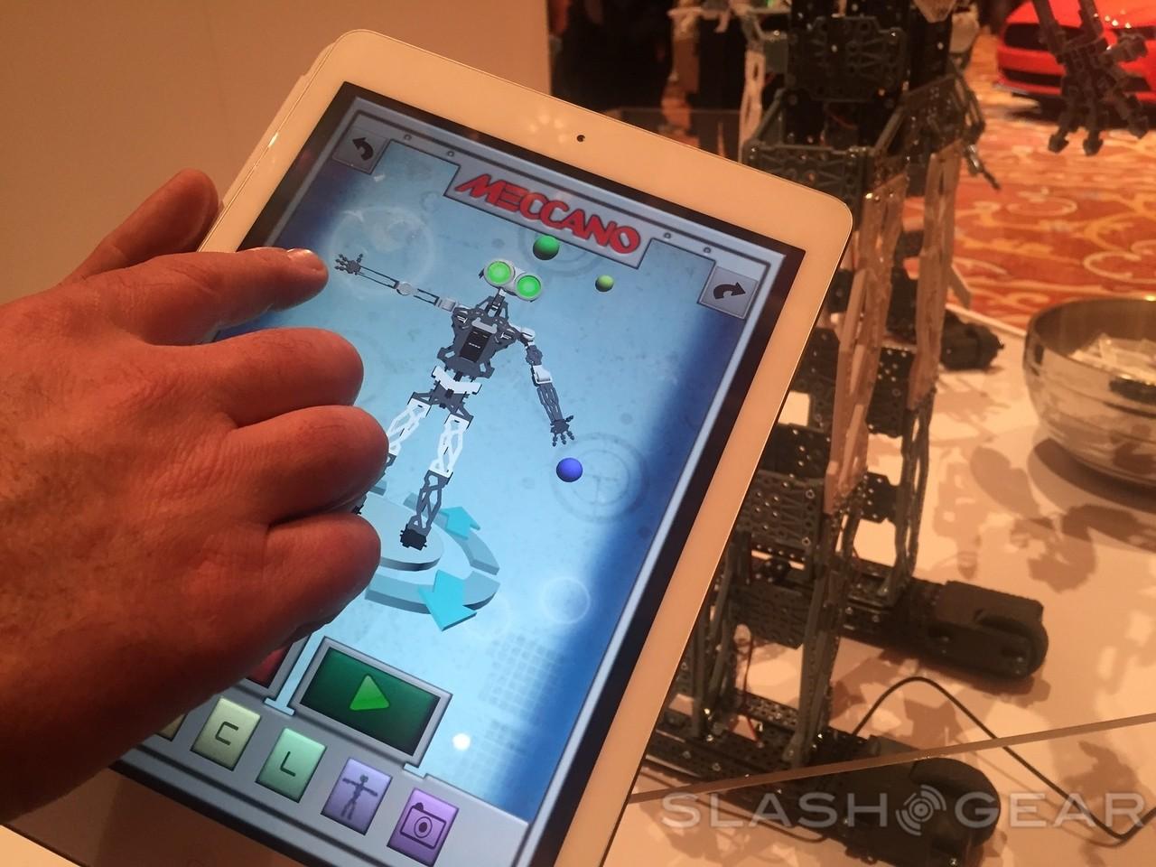 Meccanoid G15 KS Hands-on: your programmable, 4-foot buddy - SlashGear