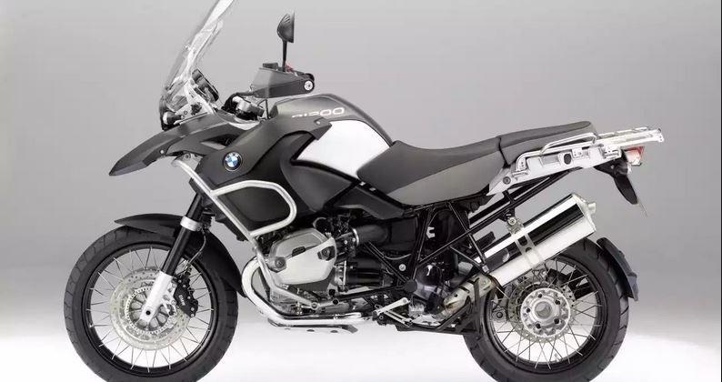 BMW recalls a bunch of motorcycles with rear wheel troubles