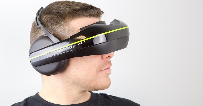Vuzix IWear 720 VR headset comes with its own headphones