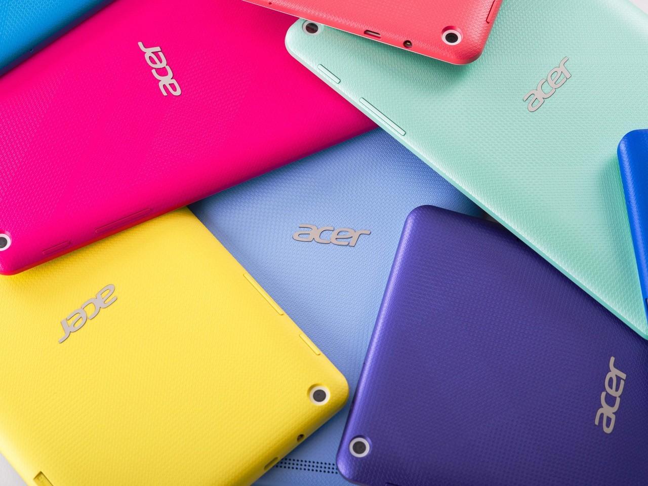 Acer_Tablet_Iconia_One_8_B1-820_family_03