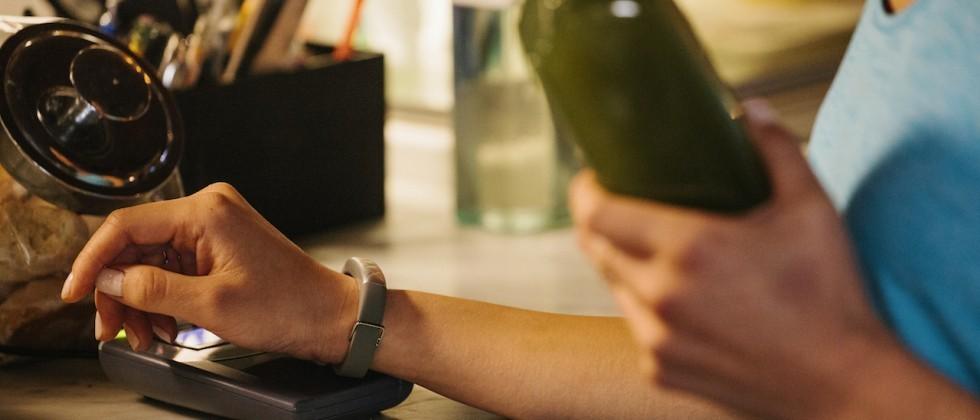 Jawbone grabs ex-Google Shopping exec to make new products