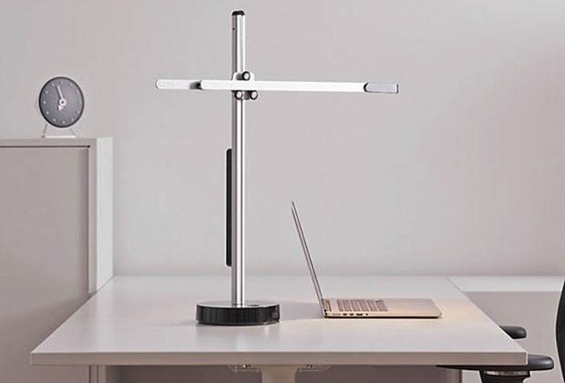 dyson table light