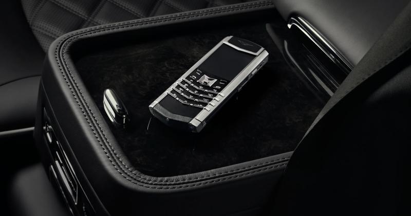 Vertu outs Signature for Bentley feature phone