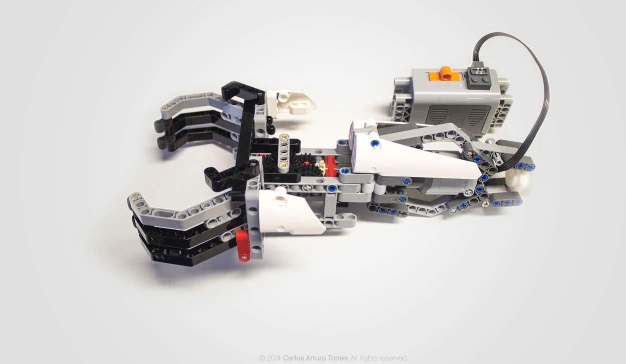 This prosthetic arm is expandable with Lego