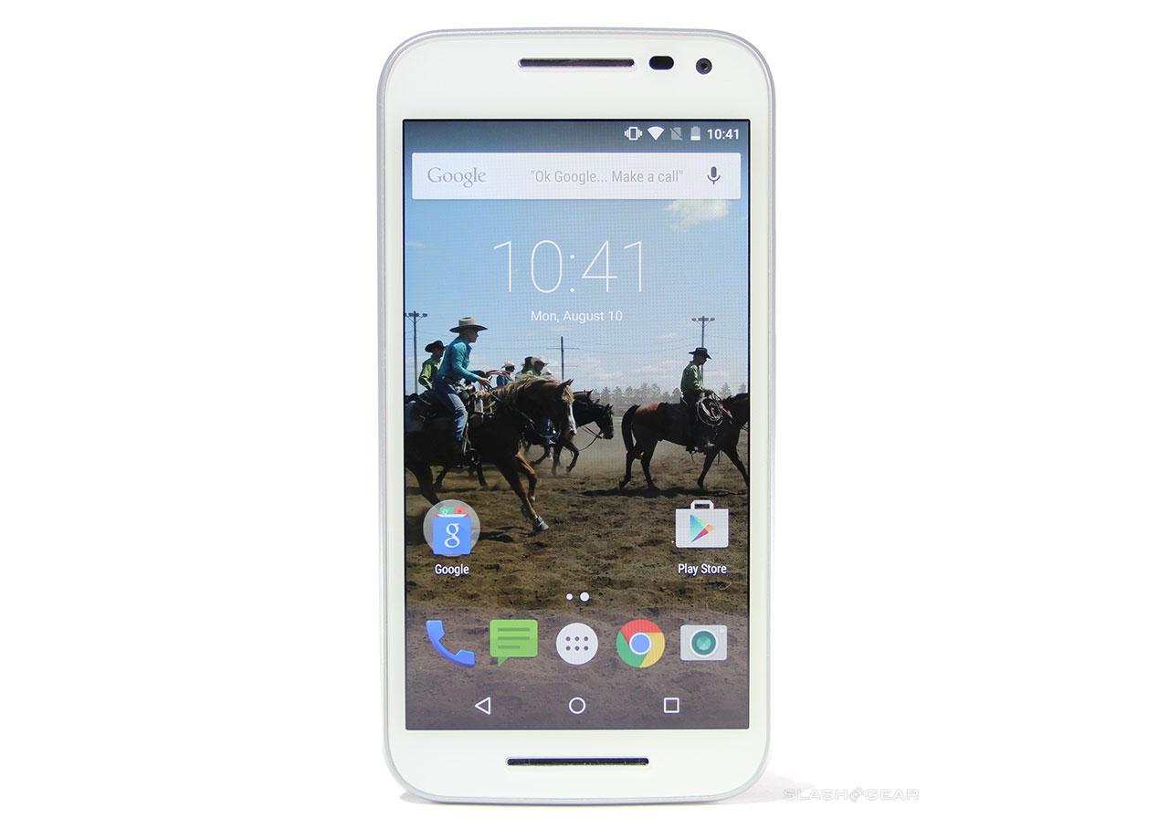Motorola_Moto_G_2015_standing