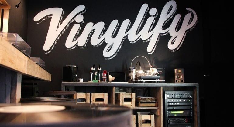 vinylify-lets-you-make-your-own-custom-vinyl-record-slashgear