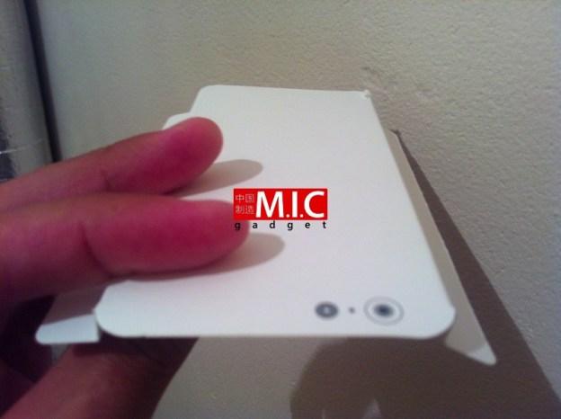 iphone-6c-case-mockup-1