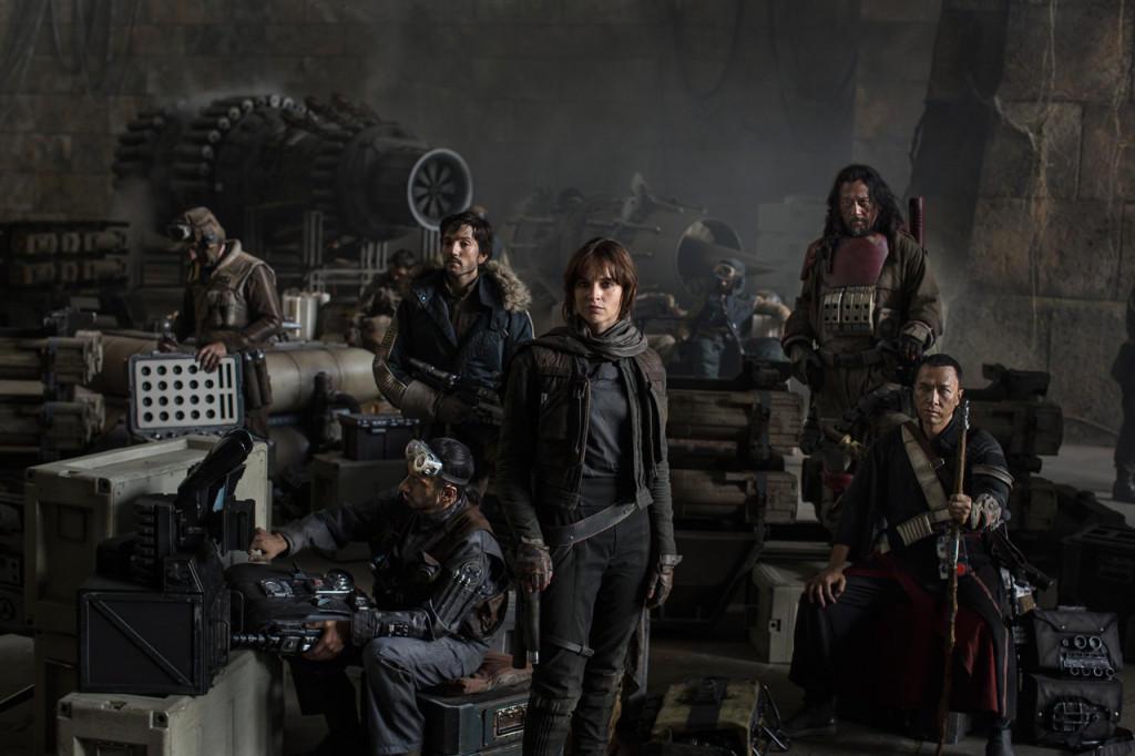 rogue-one-cast-photo-d23-1024x682