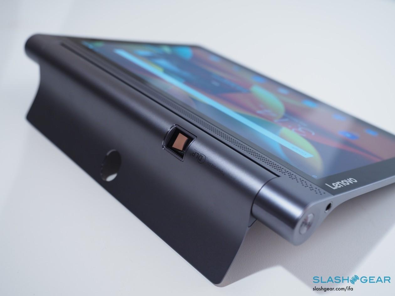 Lenovo-IFA-2015-product-hands-on-press-event-981