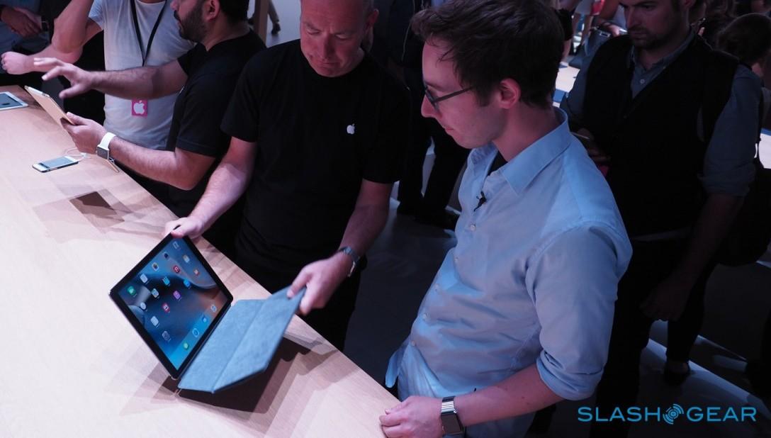 iPad-Pro-keyboard-case-Apple-Event-Product-hands-on-34-1280x720