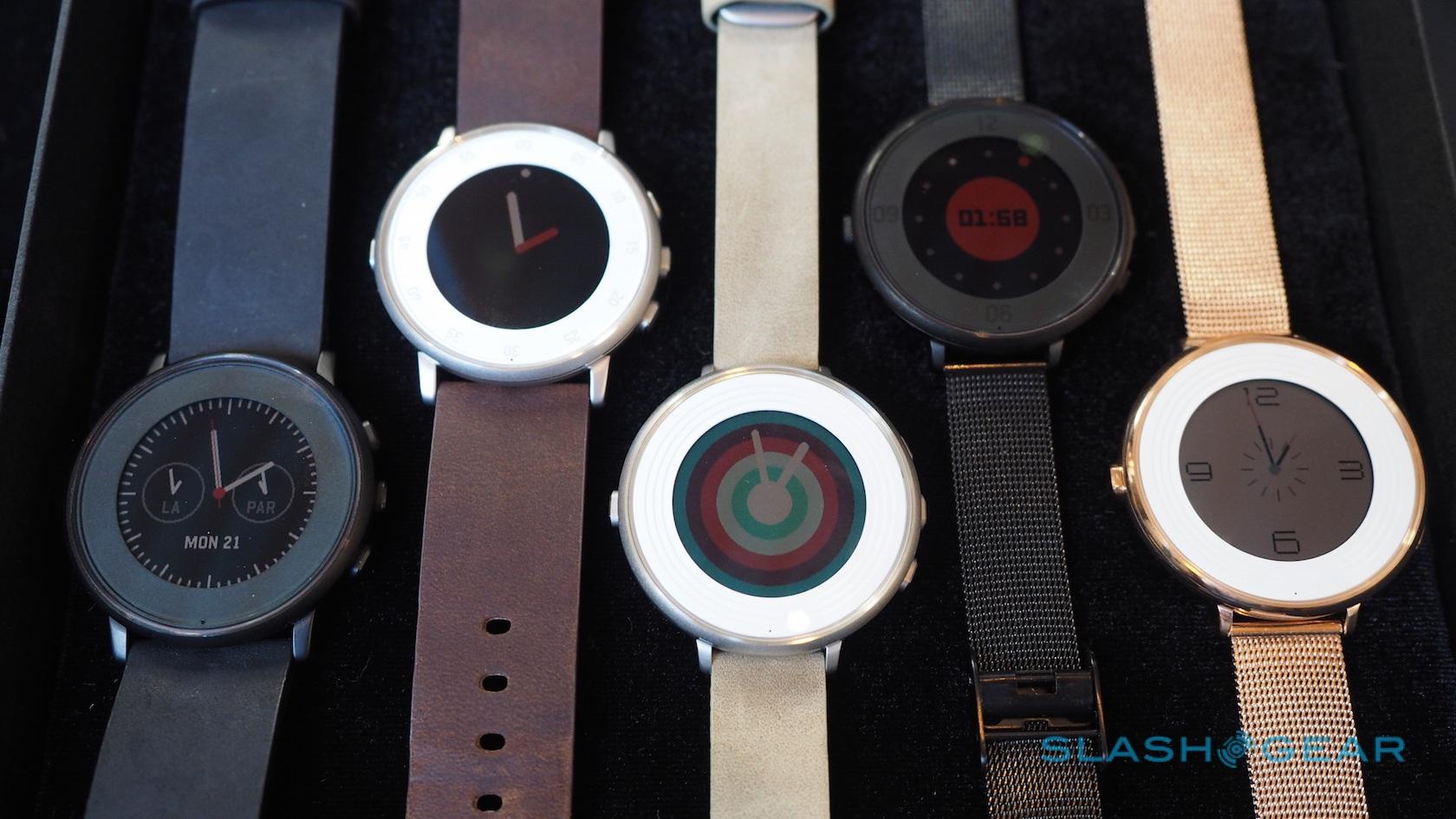 pebble-time-round-hands-on-sg-2