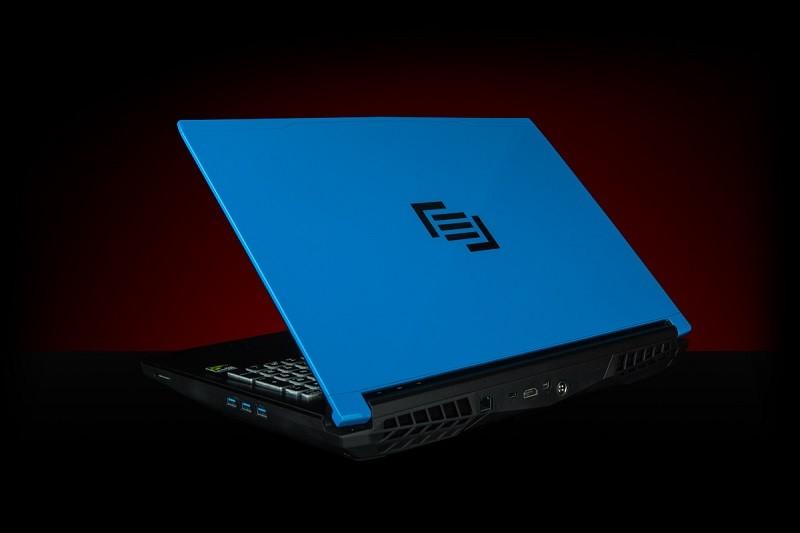 Maingear-NOMAD-15-2
