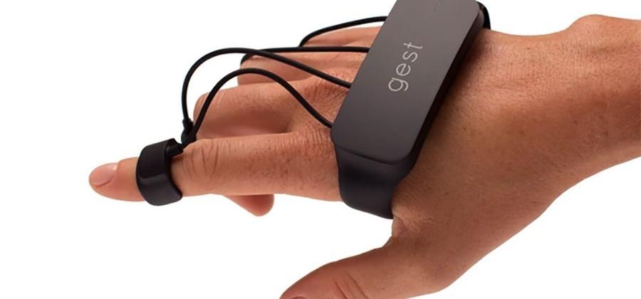 Gest glove controls computers or phones with hand movements