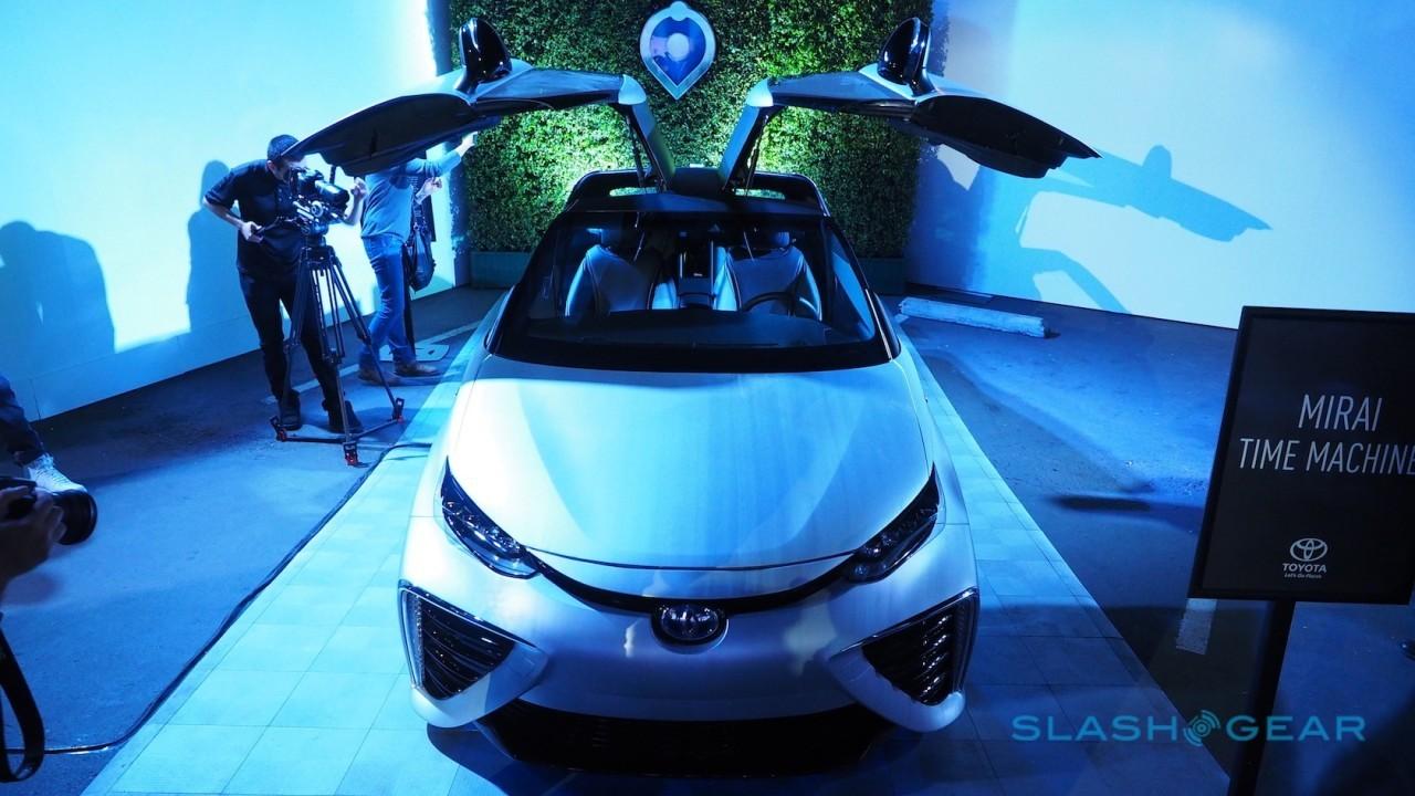 toyota-mirai-back-to-the-future-sg-9
