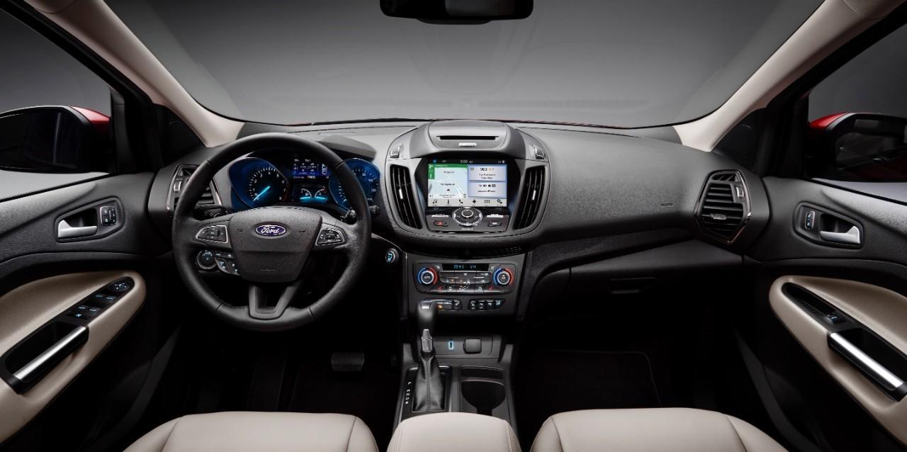 17FordEscape-Titanium_05_HR