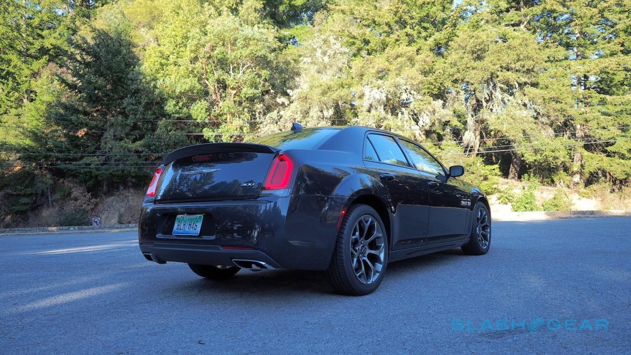 2016-chrysler-300s-7