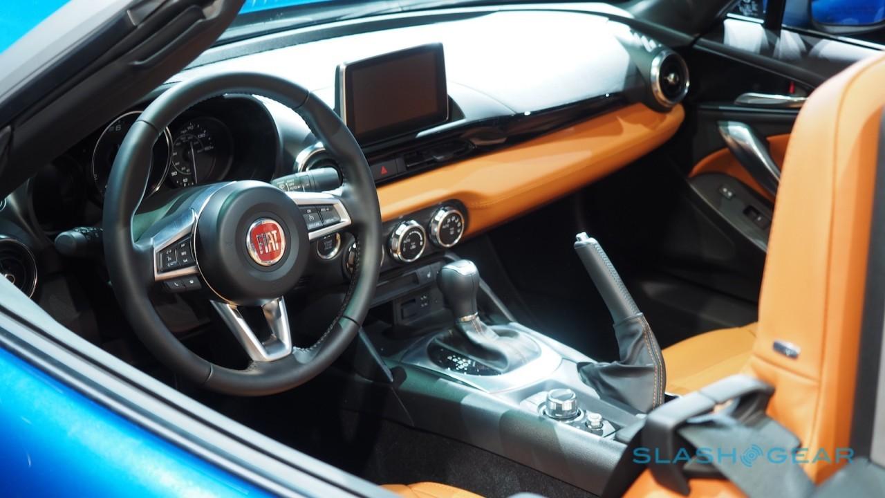 2017-fiat-124-spider-19