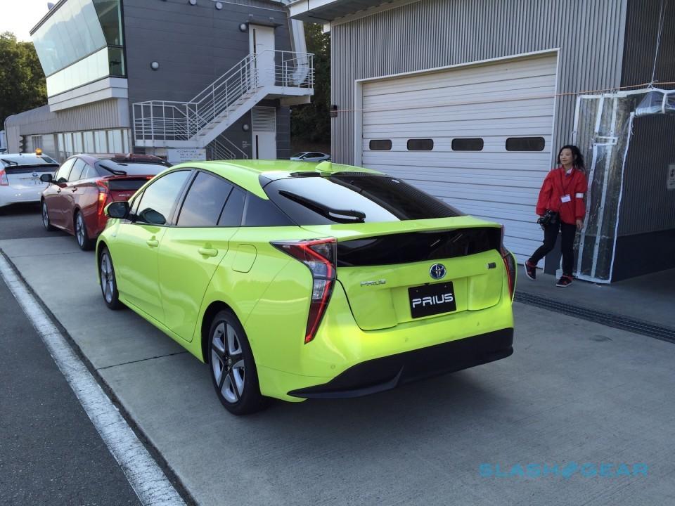 2016 Toyota Prius First Drive Eco Chic Gets Redone Slashgear 2017 Toyota Prius First Drive 1