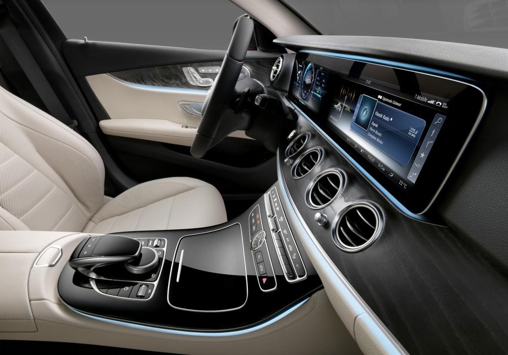 2017 Meredes-Benz E-Class Interior58