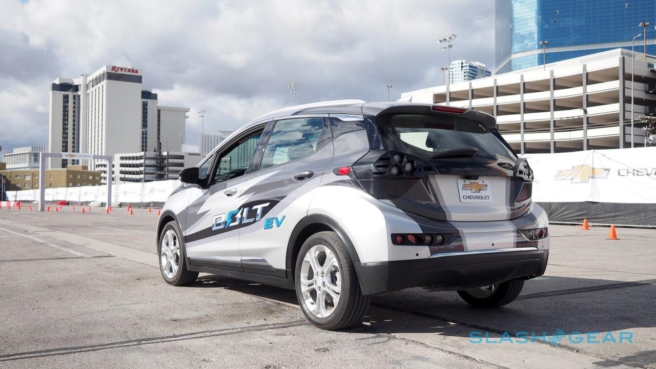 2017-chevrolet-bolt-ev-prototype-first-drive-7