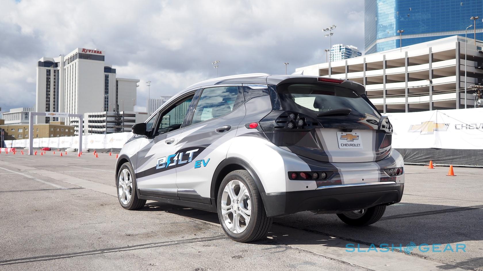 2017-chevrolet-bolt-ev-prototype-first-drive-7
