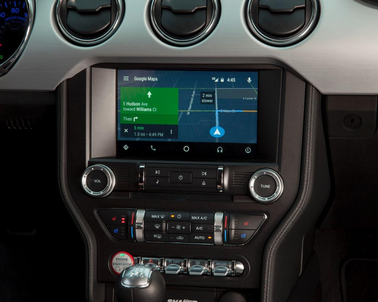 Ford SYNC now boasts Apple CarPlay, Android Auto, remote controls